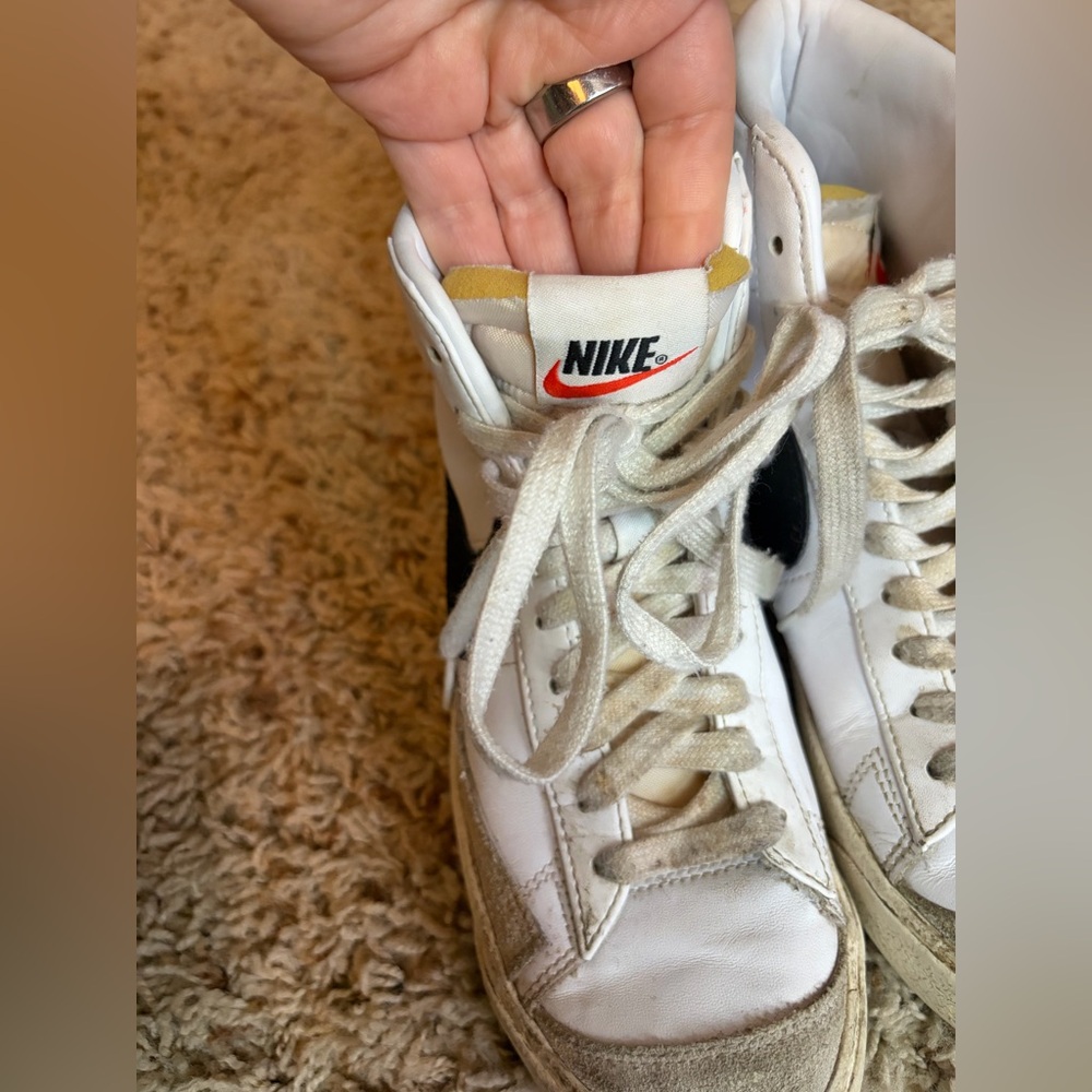 Nike Blazer Sneakers Women’s 7 - Picture 3 of 6